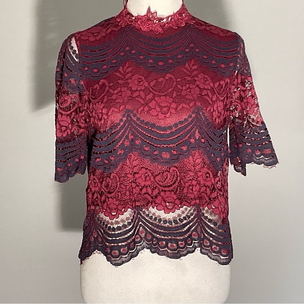 It Girl Burgundy Lace Mock Neck Wedding Guest Top Size M